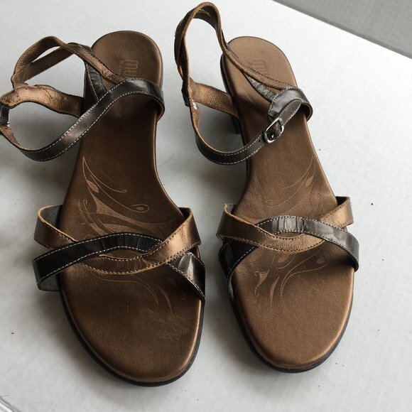 Munro american metallic‎ bronze Sandals Low Heel - Picture 2 of 6